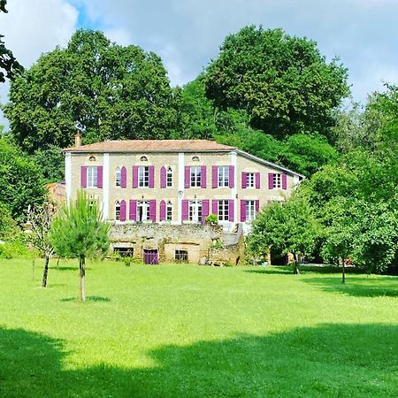 Les Volets Violets Bed & Breakfast Salles  Dış mekan fotoğraf