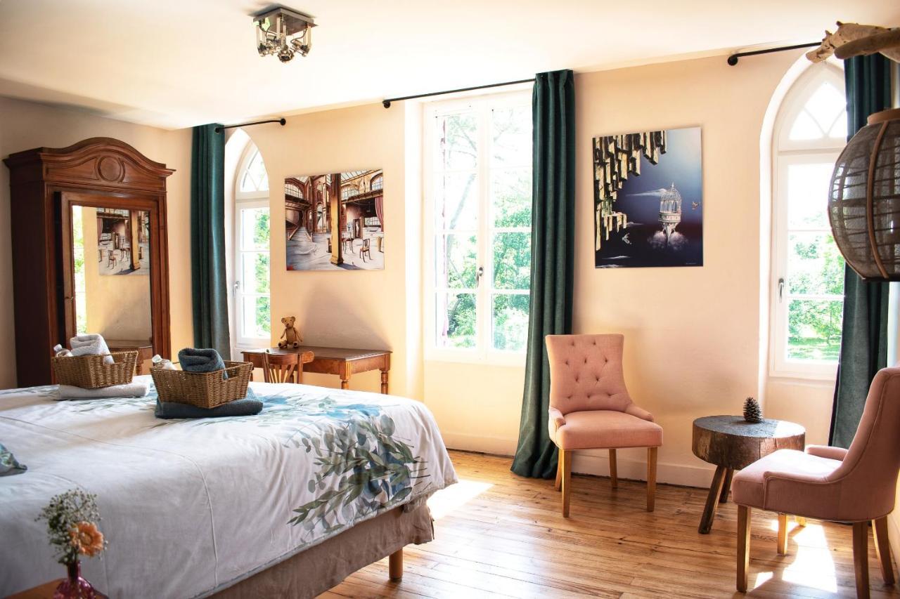 Les Volets Violets Bed & Breakfast Salles  Dış mekan fotoğraf