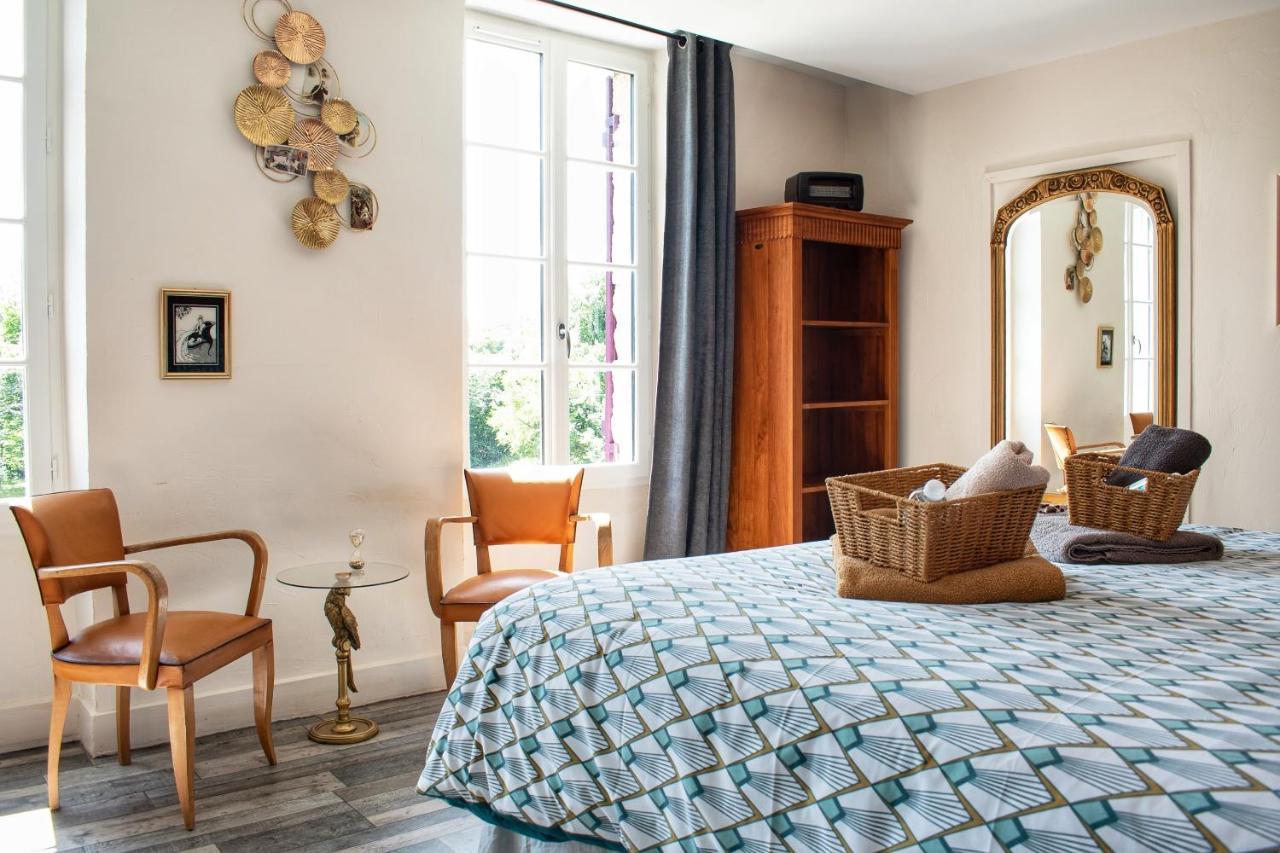 Les Volets Violets Bed & Breakfast Salles  Dış mekan fotoğraf