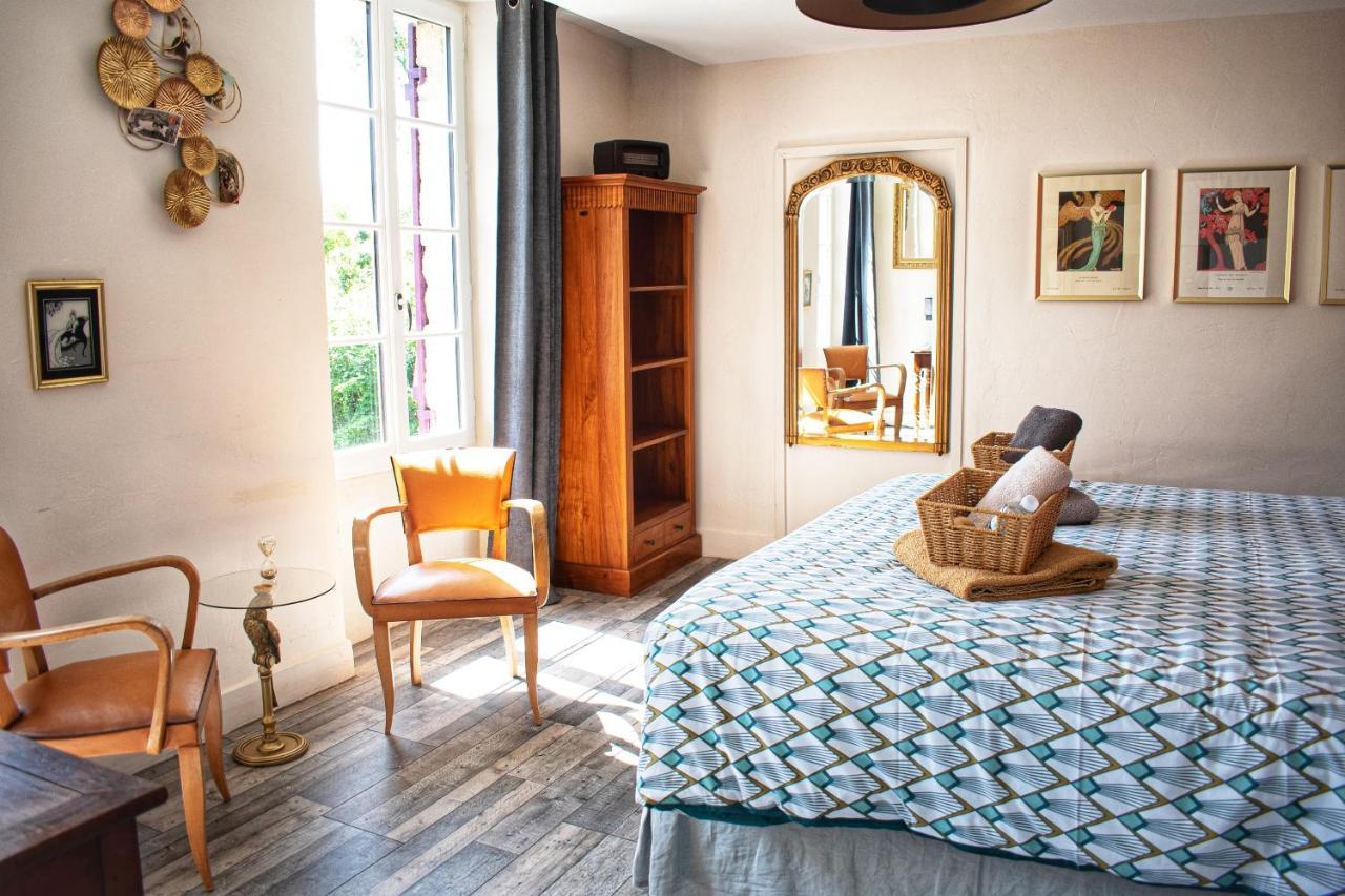Les Volets Violets Bed & Breakfast Salles  Dış mekan fotoğraf