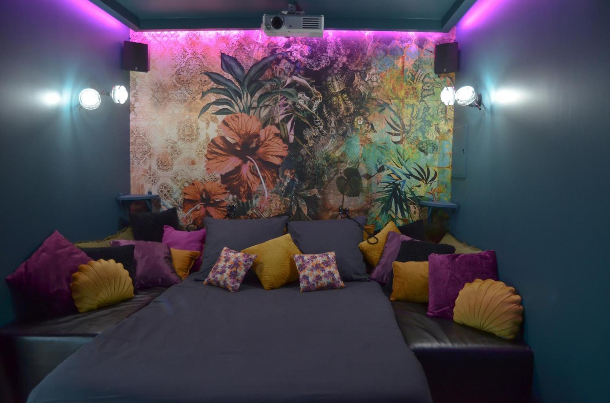 Les Volets Violets Bed & Breakfast Salles  Dış mekan fotoğraf